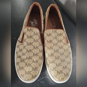Michael Kors women's Brown Monogram Slip-Ons ✨️💖